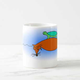 Terrapin die drijft op een vossenmok koffiemok
