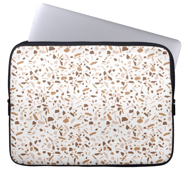 Terrazzo Bruin en Beige en Wit  Laptop Sleeve (Voorkant)