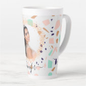 Terrazzo roos gouden munt wit foto naam script latte mok (Rechterhoek)