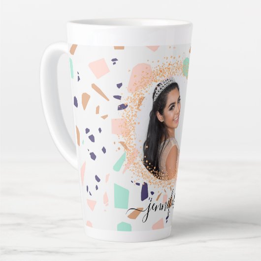 Terrazzo roos gouden munt wit foto naam script latte mok (Linkerhoek)