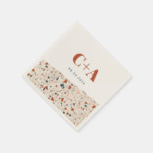 Terrazzo Slab Bruiloft Monogram en Datum Servet (Hoek)