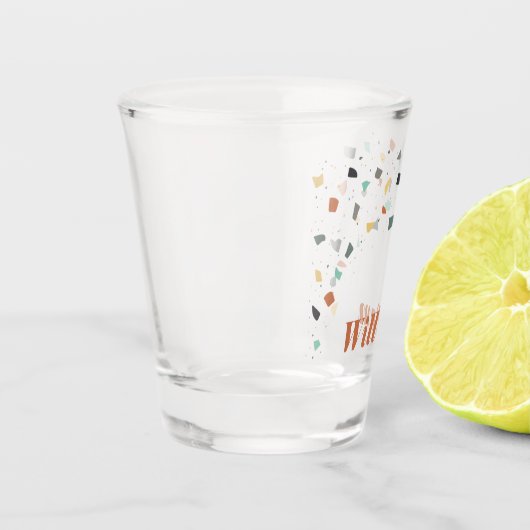 Terrazzo Tile Confetti Modern Style, gepersonalise Shot Glas (Links)