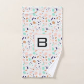 Terrazzo white blush mint monogram initiaal bad handdoek (Handdoek)