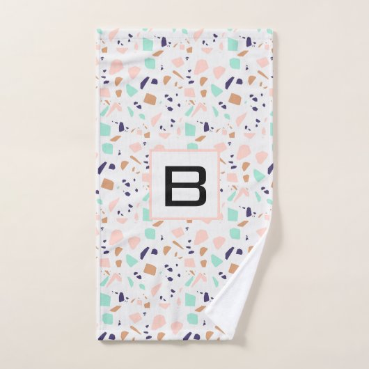 Terrazzo white blush mint monogram initiaal bad handdoek (Handdoek)