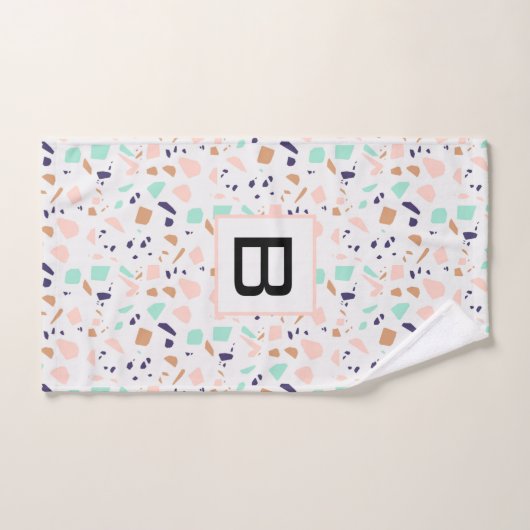 Terrazzo white blush mint monogram initiaal bad handdoek (Handdoek)