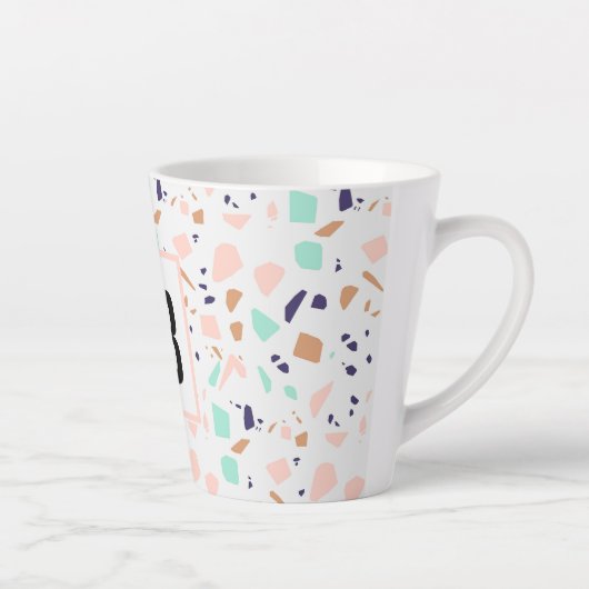 Terrazzo white blush mint monogram initiaal latte mok (Rechts)