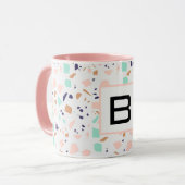 Terrazzo white blush mint monogram initiaal mok (Voorkant links)