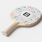 Terrazzo white blush mint monogram initiaal tafeltennisbatje (Voorkant Gekanteld)