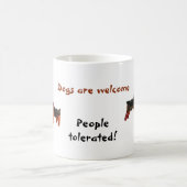 Terrier Dogs are Welcome Funny Magische Mok (Center)