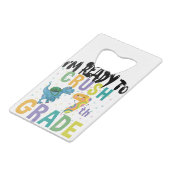 Terug naar school ben ik klaar om 7e klas dino te creditkaart flessenopener (Voorkant Gekanteld)