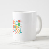 Terug naar school" geïllustreerd potlood & appel k grote koffiekop (Voorkant rechts)