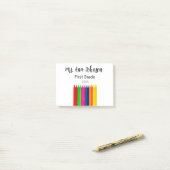 Terug naar school kleurpotloden voegen naam klasse post-it® notes (Op bureau)