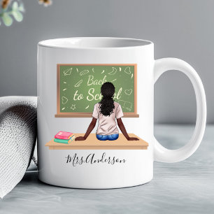 Terug naar school krijtbord leraar mok krullend zw
