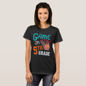 Terug naar school spel op 5th Grade Fun Basketball T-shirt (Voorkant volledig)