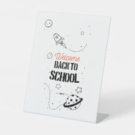Terug naar school typografie ontwerp reclamebord met voetstuk
