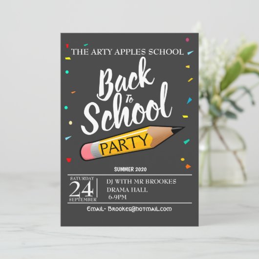 Terug naar schoolfeest Uitnodigen Kaart (Staand voorkant)