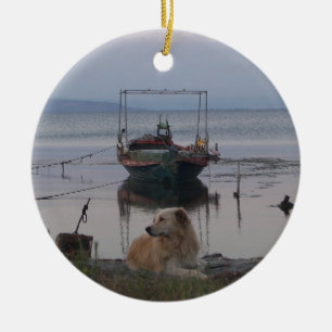 Terugvordering door het zee. keramisch ornament