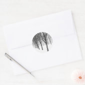 terwijl ik de kant van bomen kies ronde sticker (Envelop)