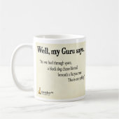 Terwijl we door de ruimte lopen, jaagt een zwarte koffiemok (Links)