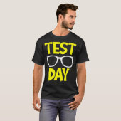 Test Day Rock: Test Teacher Funny Sunbril Te T-shirt (Voorkant volledig)
