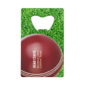 Test Match Red Cricket Ball met aangepaste tekst Creditkaart Flessenopener (Voorkant)