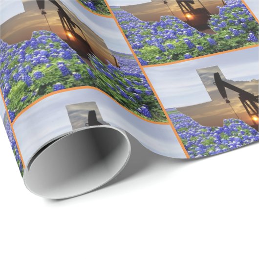 Texas Oil Pump Jack op Sunset on Bluebonnets Cadeaupapier (Rol Hoek)