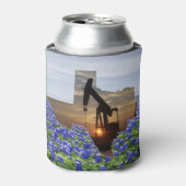 Texas Shape Oil Pump Jack bij Sunset Bluebonnets Blikjeskoeler (Blikje Voorkant)