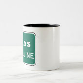 Texas State Line Road Sign Tweekleurige Koffiemok (Center)