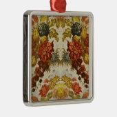 Textiel met een herhalend bloempatroon metalen ornament (Rechts)