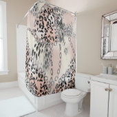 Textielluipaard: bloemenkettingpatroon. douchegordijn (In situ)