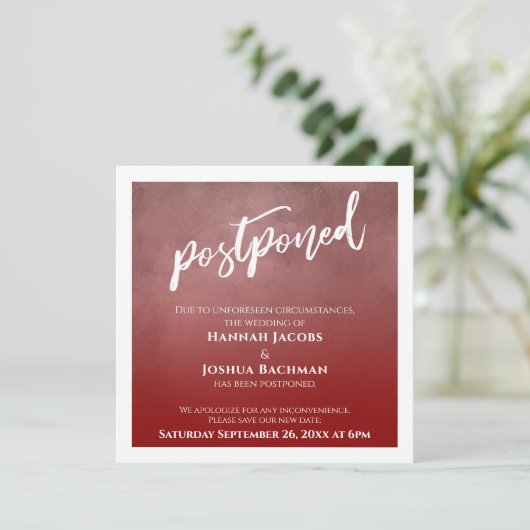 Textured Bold Red Ombre Uitgestelde bruiloft Kaart (Staand voorkant)