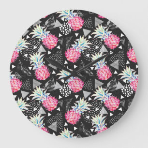 Textured Triangle Pineapple Pattern Grote Klok