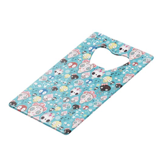 Textuur lachschedel creditkaart flessenopener (Voorkant Gekanteld)