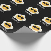 TGI Fried Egg Funny Food Pun Dark BG Cadeaupapier (Hoek)