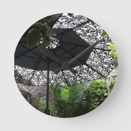 THAI RESTURANT UMBRELLA / SCENE CLOCK RONDE KLOK (Voorkant)