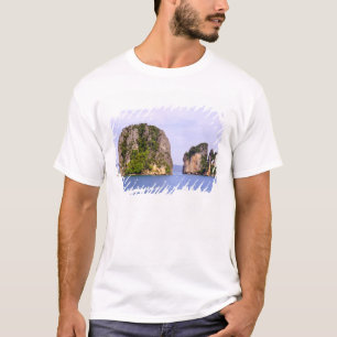 Thailand, Andaman Zee. Ao Phang Nga Islands in 2 T-shirt