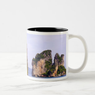 Thailand, Andamanzee. Ao Phang Nga-eilanden in 2 Tweekleurige Koffiemok