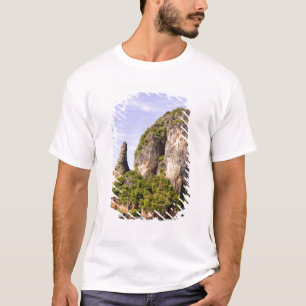 Thailand, Andamanzee. Ao Phang Nga-eilanden in T-shirt