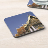 Thailand, Bangkok. De ochtendzon weerkaatst Bier Onderzetter (Linkerzijde)