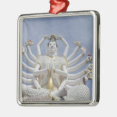 Thailand, Ko Samui, ook bekend als Koh Samui). Wat Metalen Ornament (Links)