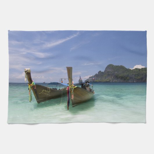 Thailand, Phi Phi Don-eiland, Yong Kasem-strand, Theedoek (Horizontaal)
