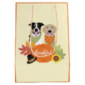 Thankful Dogs Thanksgiving Harvest Pumpkins Medium Cadeauzakje (Achterkant)