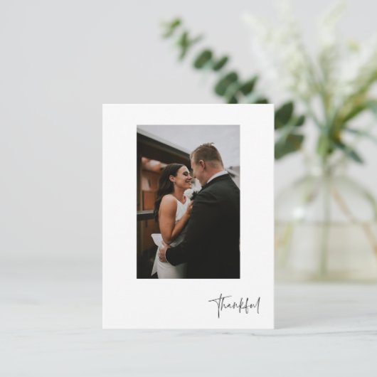Thankful Modern Vertical Photo Wedding Briefkaart (Staand voorkant)
