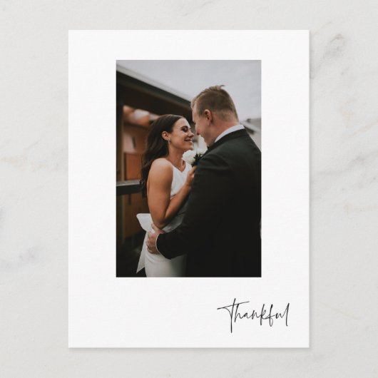 Thankful Modern Vertical Photo Wedding Briefkaart (Voorkant)