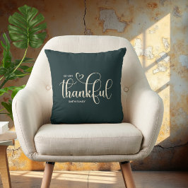Thankful Personalized Family Name Dark Green Kussen