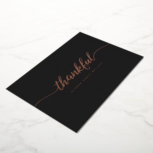 Thankful Script Personalized rose gold black Folie Uitnodiging (Gedraaid)
