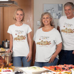 Thanksgiving Crew | Schattigee gezinshereniging T-shirt<br><div class="desc">Pas deze schattige herfst t-shirts aan met je achternaam voor een familiereünie of diner bij het verzamelen van deze Thanksgiving. Perfect voor familiefoto's, reüniefeesten, roadtrips en meer. Dit collectie is ideaal voor oogstgeinspireerde Thanksgiving evenementen en inrichting. Verzamel je familie (biologisch of anderszins) rond de tafel om de oogst van dit...</div>