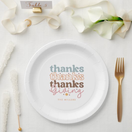 Thanksgiving groovy typografie ontwerp papieren bordje (Huwelijk)