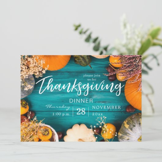 Thanksgiving-inwendige pompoen met blauw pompoen kaart (Staand voorkant)