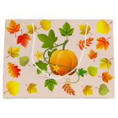 Thanksgiving pompoen en herfst bladeren op beige groot cadeauzakje (Voorkant)